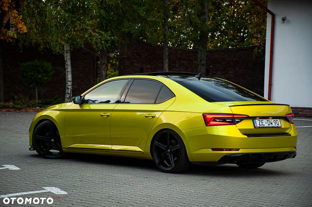 Skoda Superb 2.0 TDI DSG Sportline - 35