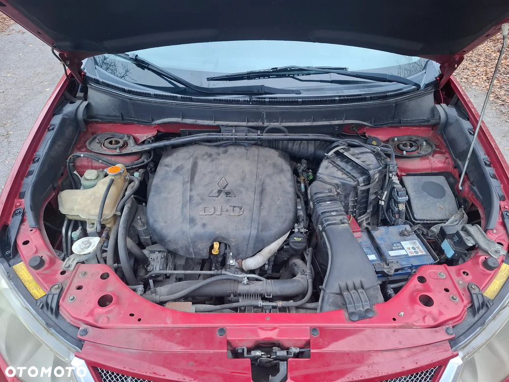 Mitsubishi Outlander - 10