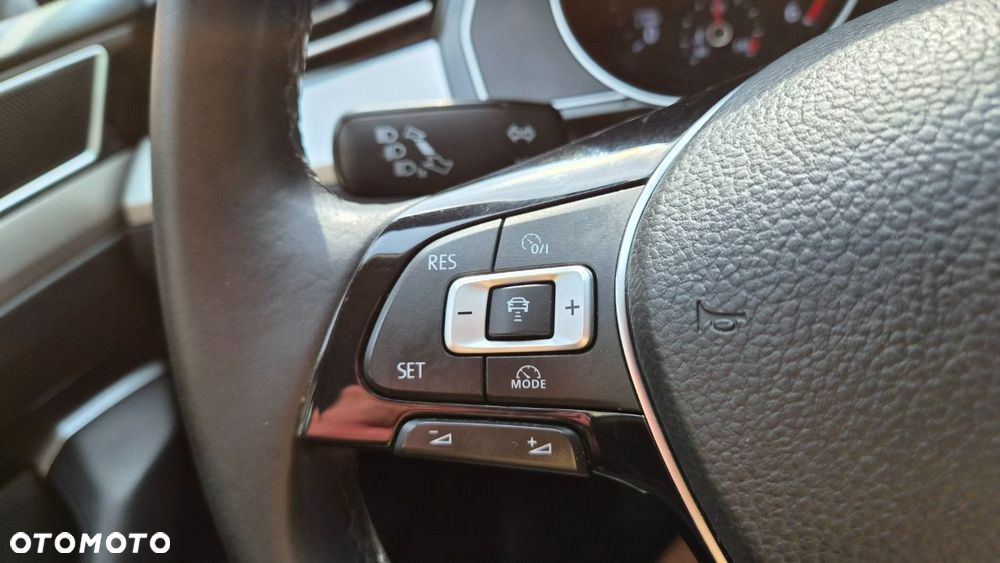 Volkswagen Passat - 29