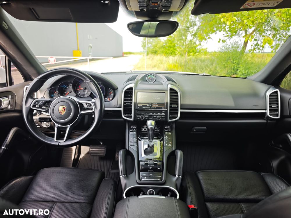 Porsche Cayenne 3.0 L V6 - 10