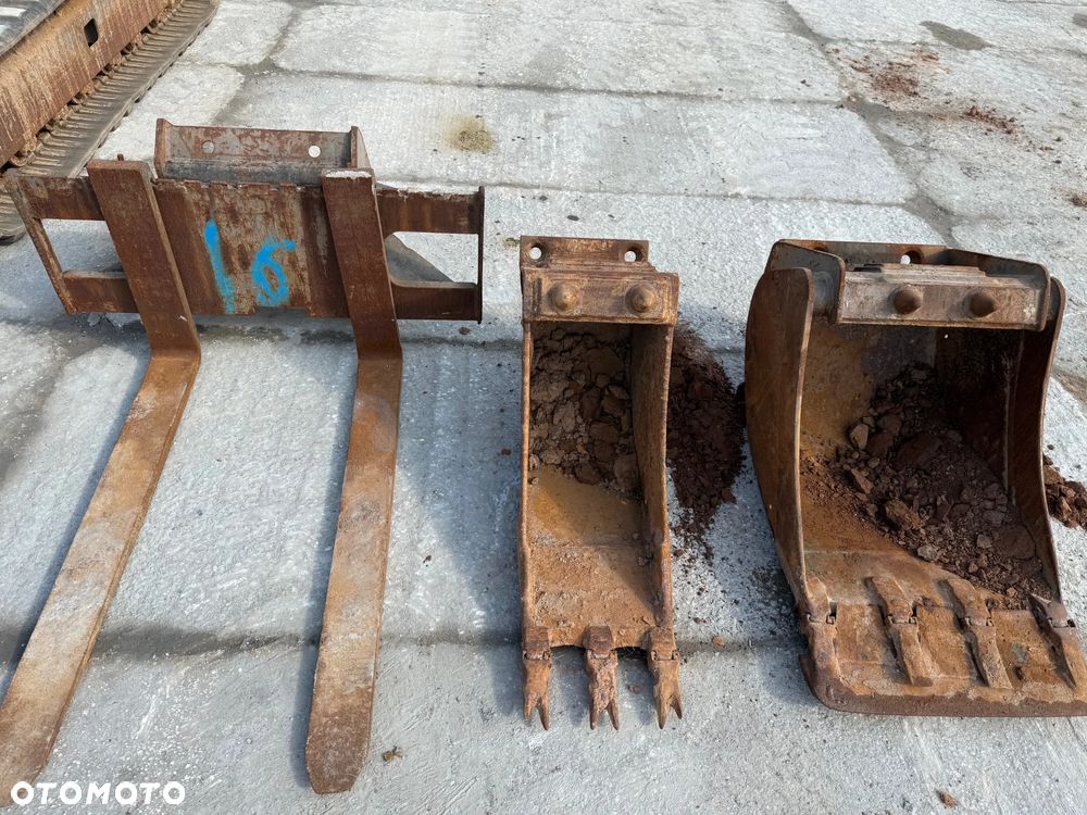 Mecalac 8MCR / Komplet Łyżek -Widły / 8 ton - 10