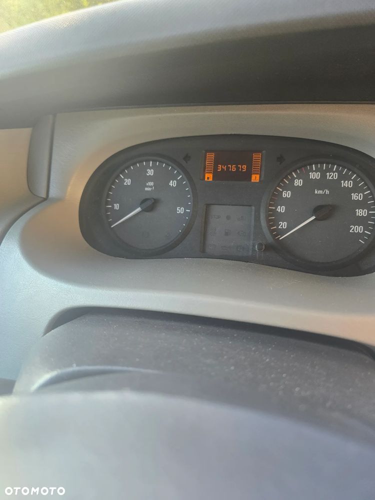 Opel Vivaro - 12