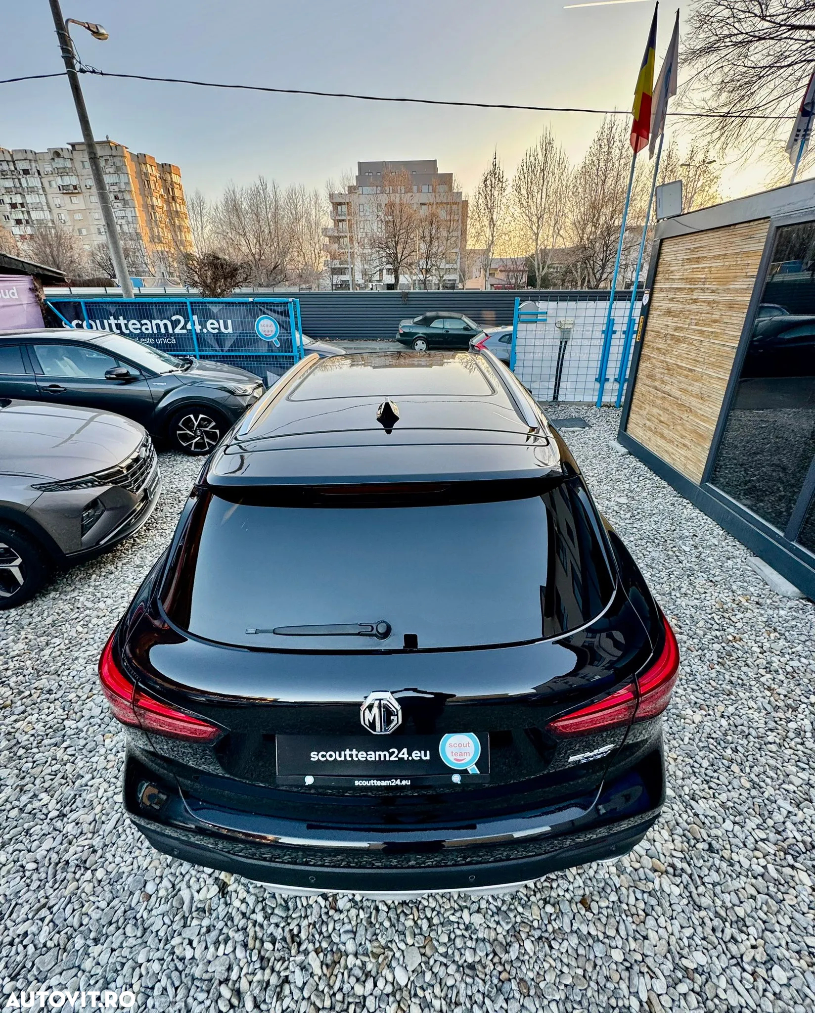 MG EHS 1.5T-GDI PHEV Luxury - 14