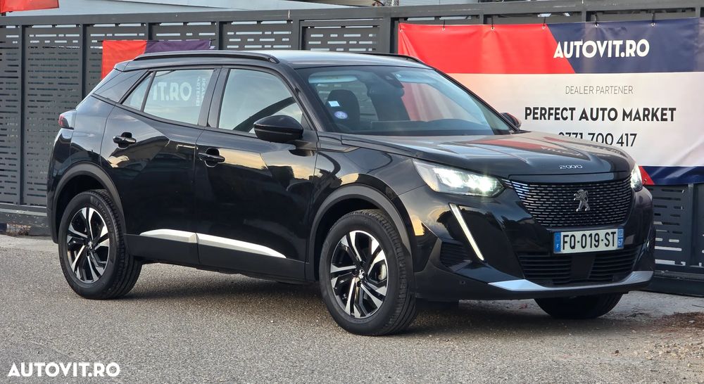Peugeot 2008 PureTech 130 EAT8 GT - 11