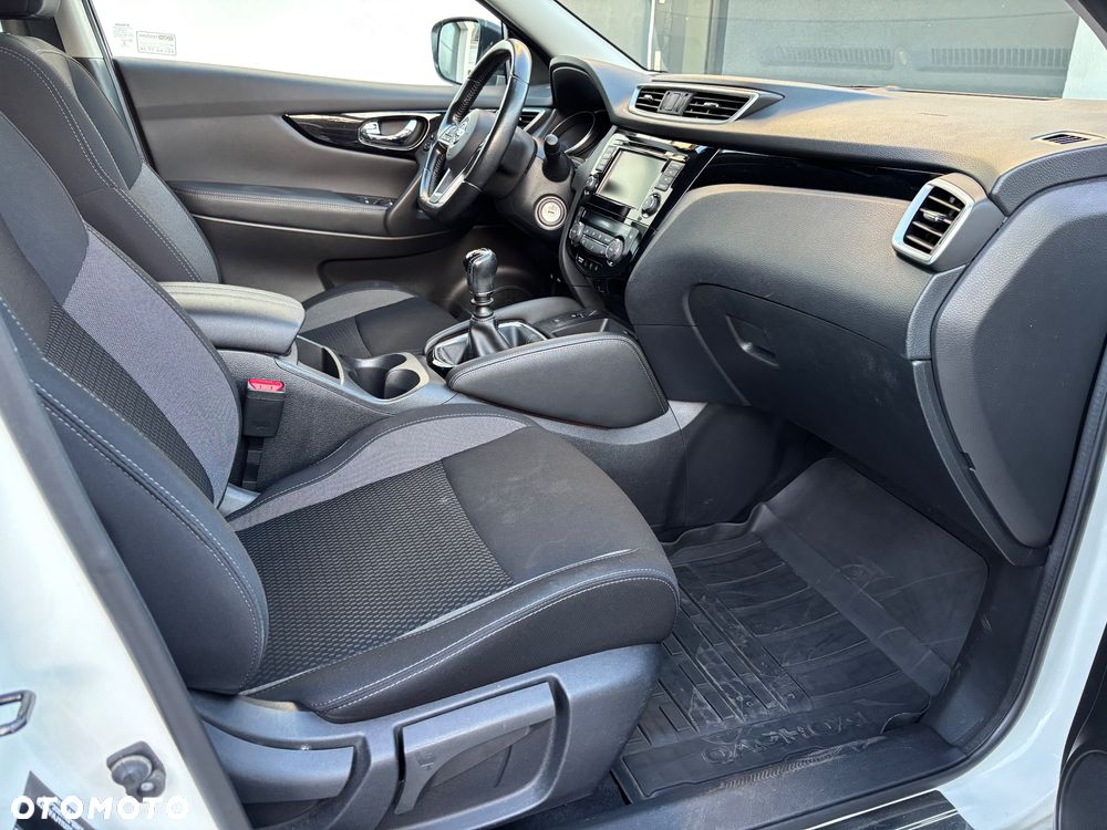 Nissan Qashqai 1.3 DIG-T N-Connecta EU6d - 33