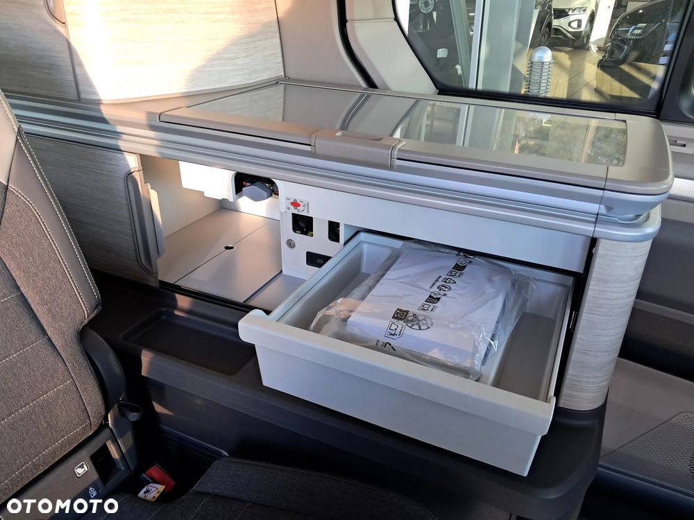 Volkswagen Multivan - 10