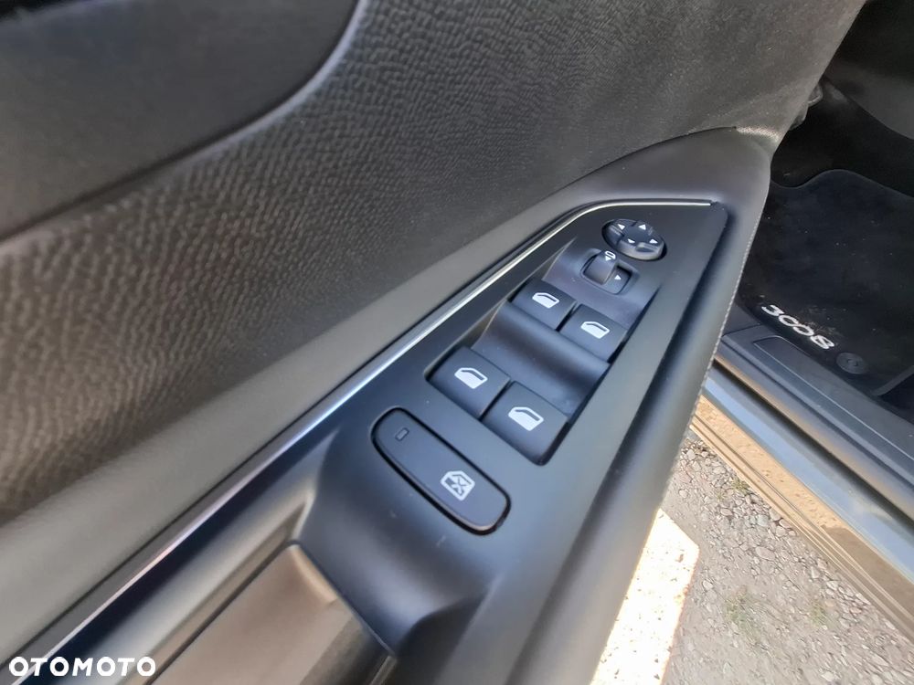 Peugeot 3008 PureTech 130 Stop & Start GPF Active - 9