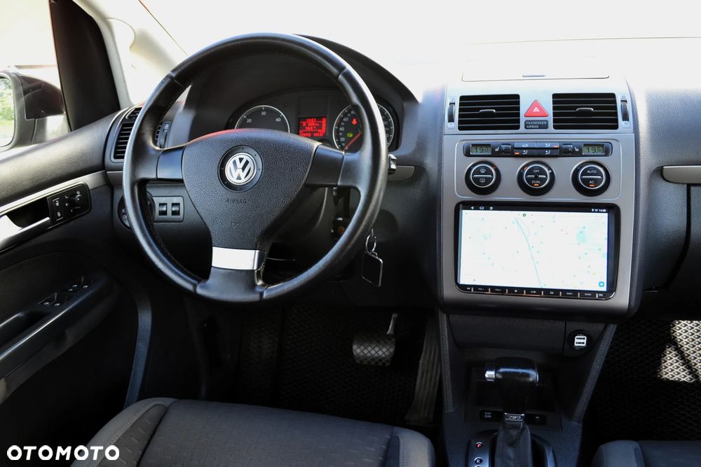 Volkswagen Touran 1.9 TDI DPF DSG Highline - 9