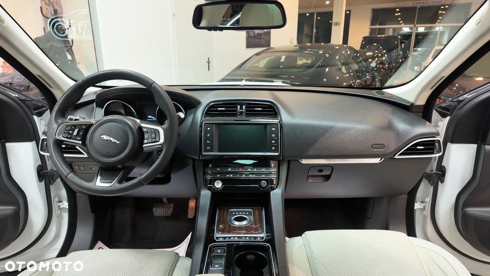 Jaguar F-Pace 2.0 i4D AWD Prestige - 39