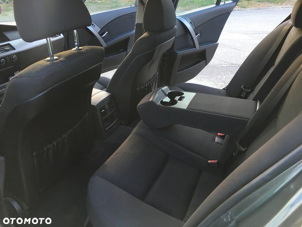 BMW Seria 5 523i - 6