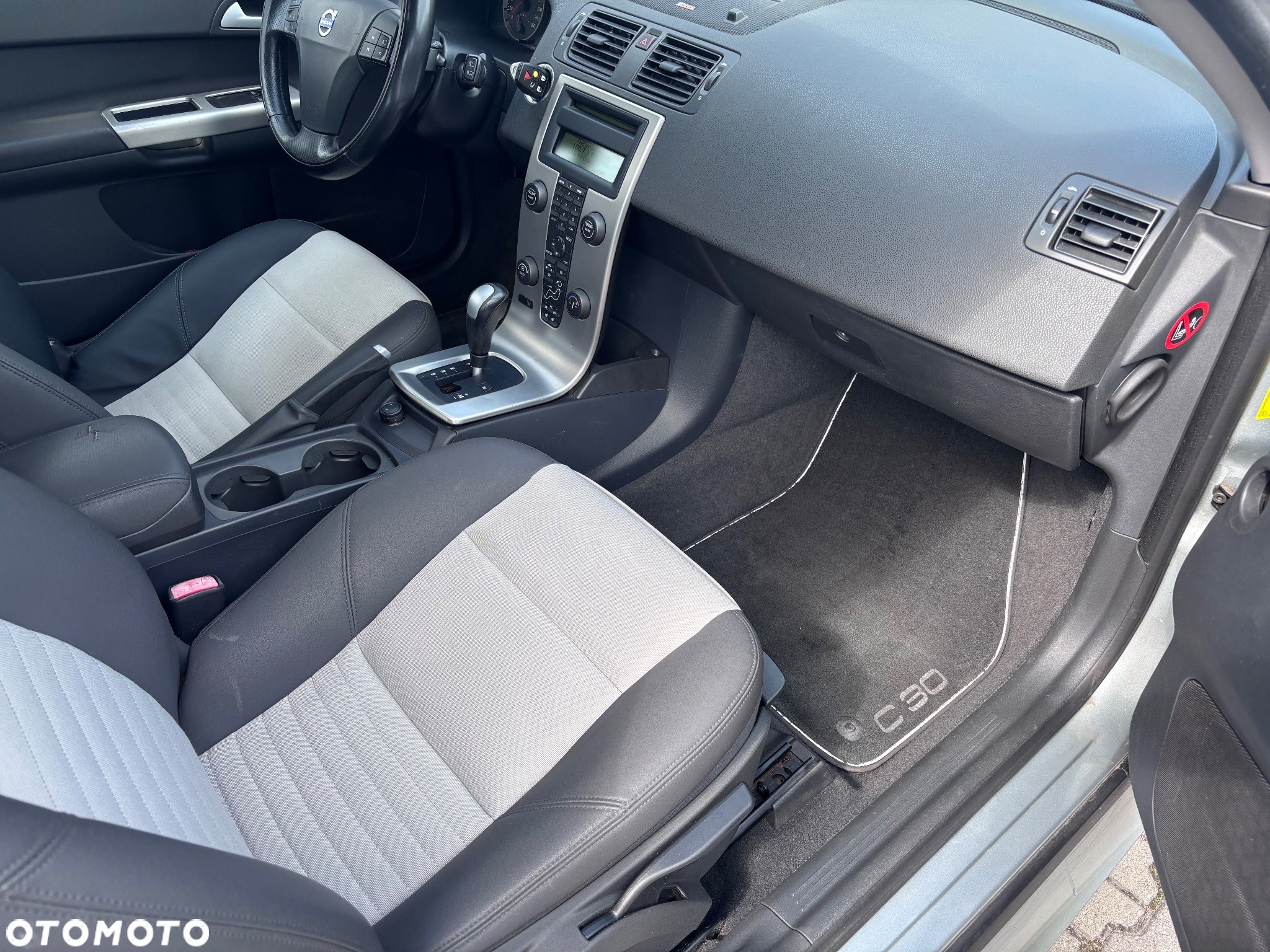Volvo C30 D5 Momentum - 9