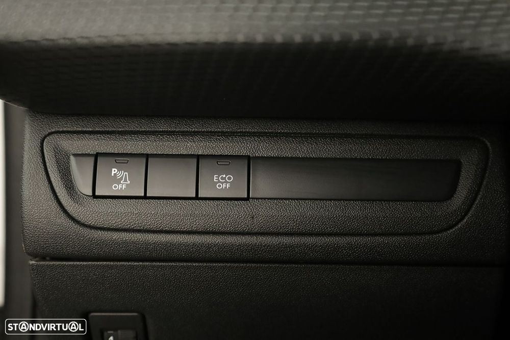 Peugeot 2008 1.2 PureTech Active - 19
