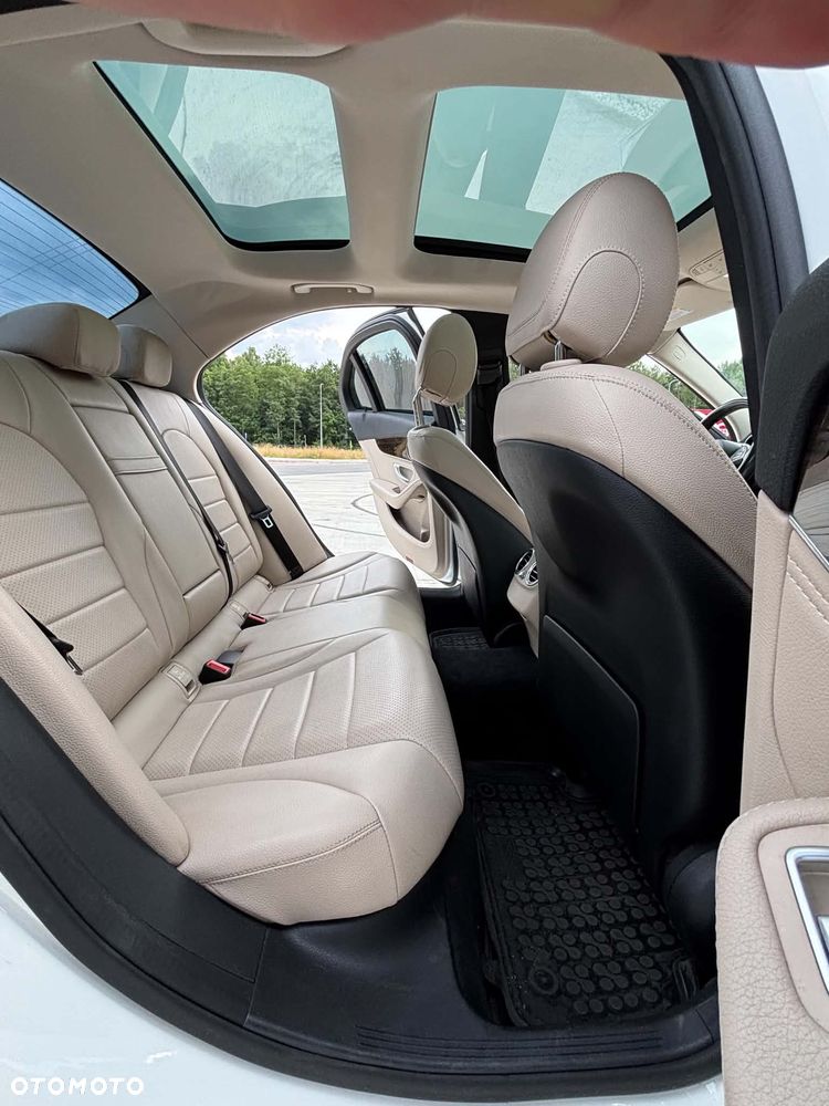 Mercedes-Benz Klasa C 300 7G-TRONIC - 24