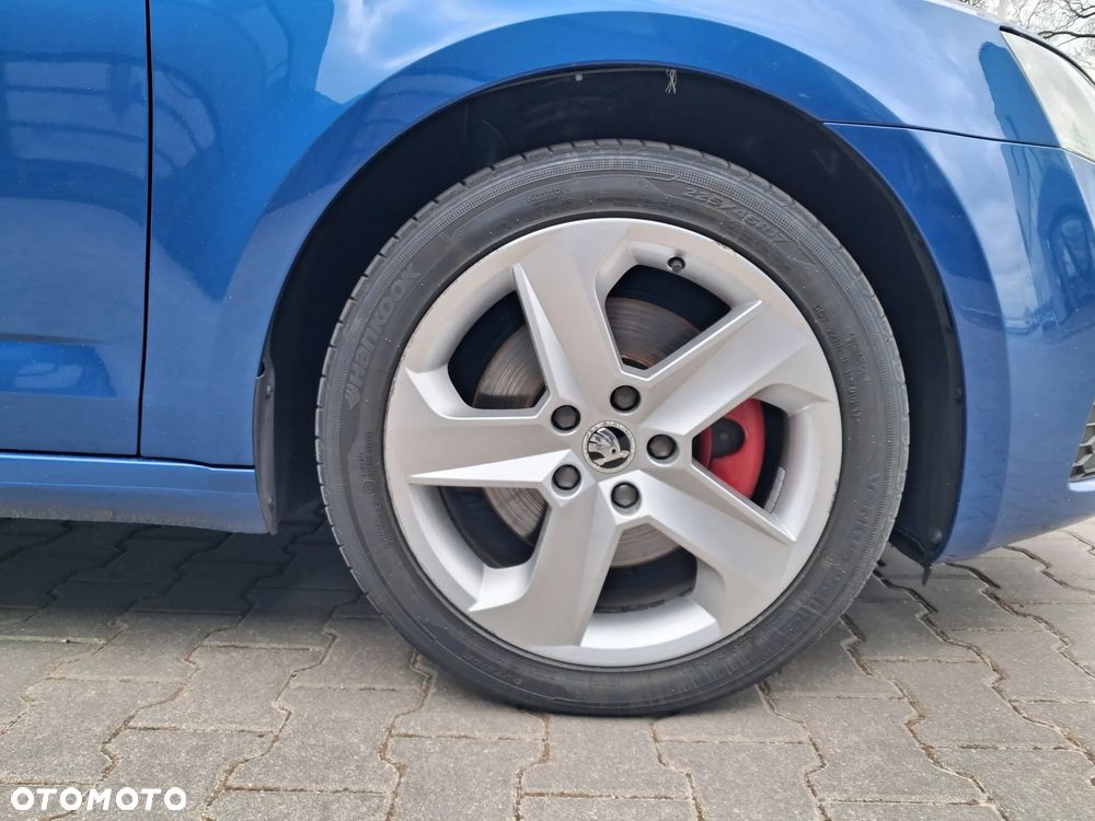 Skoda Octavia 2.0 TDI SCR RS DSG - 29