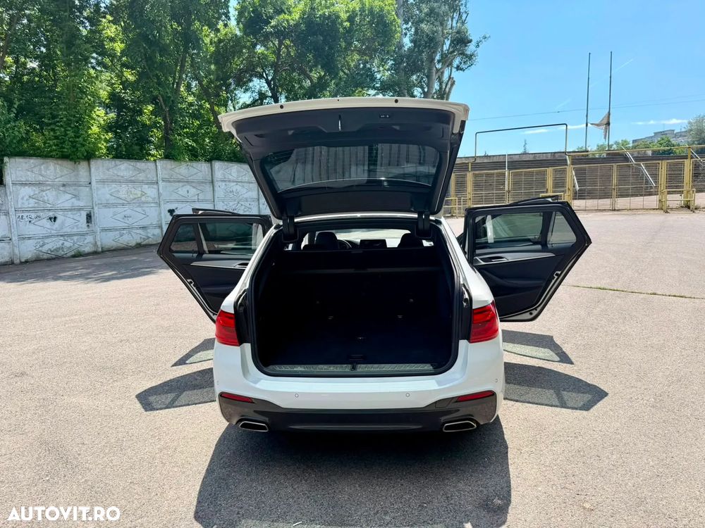 BMW Seria 5 520d AT - 32