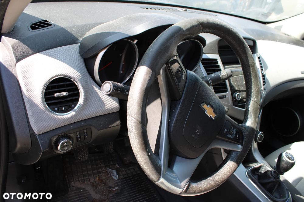 Chevrolet Cruze Maska GCV Drzwi - 11