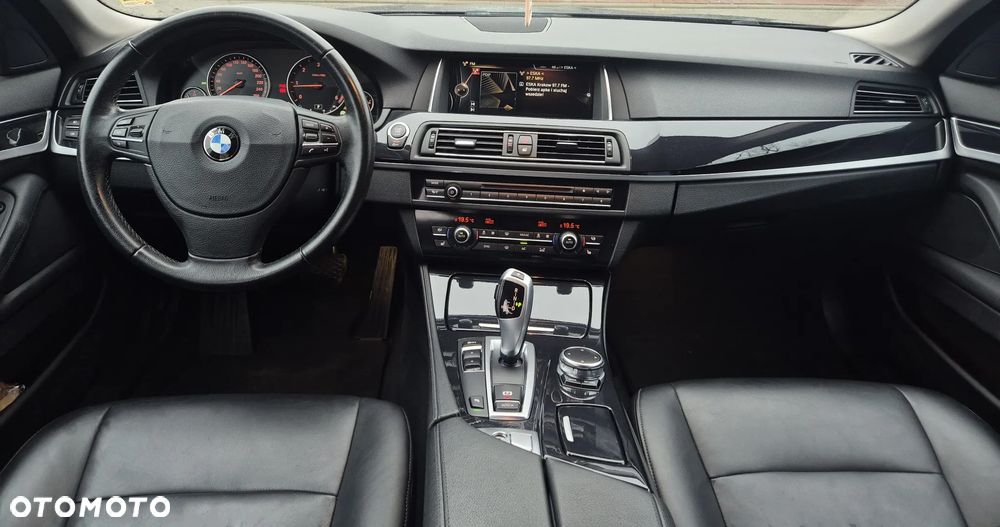BMW Seria 5 525d - 10