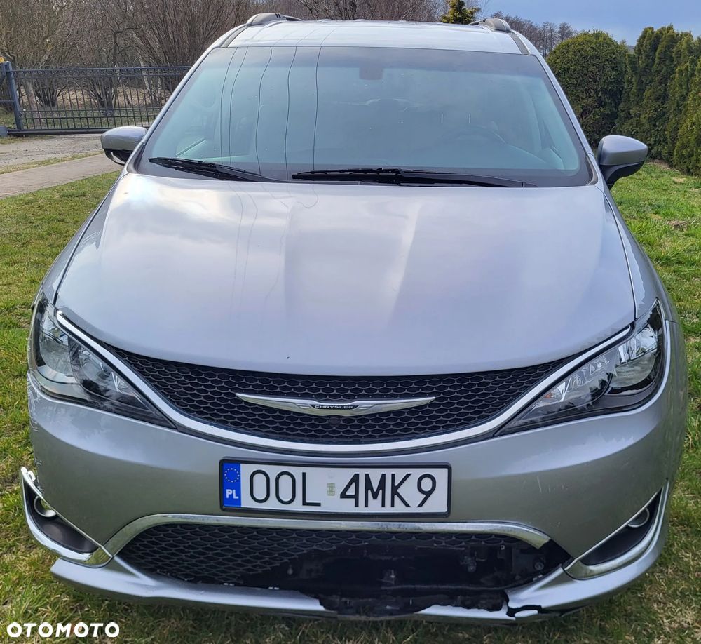 Chrysler Pacifica - 3