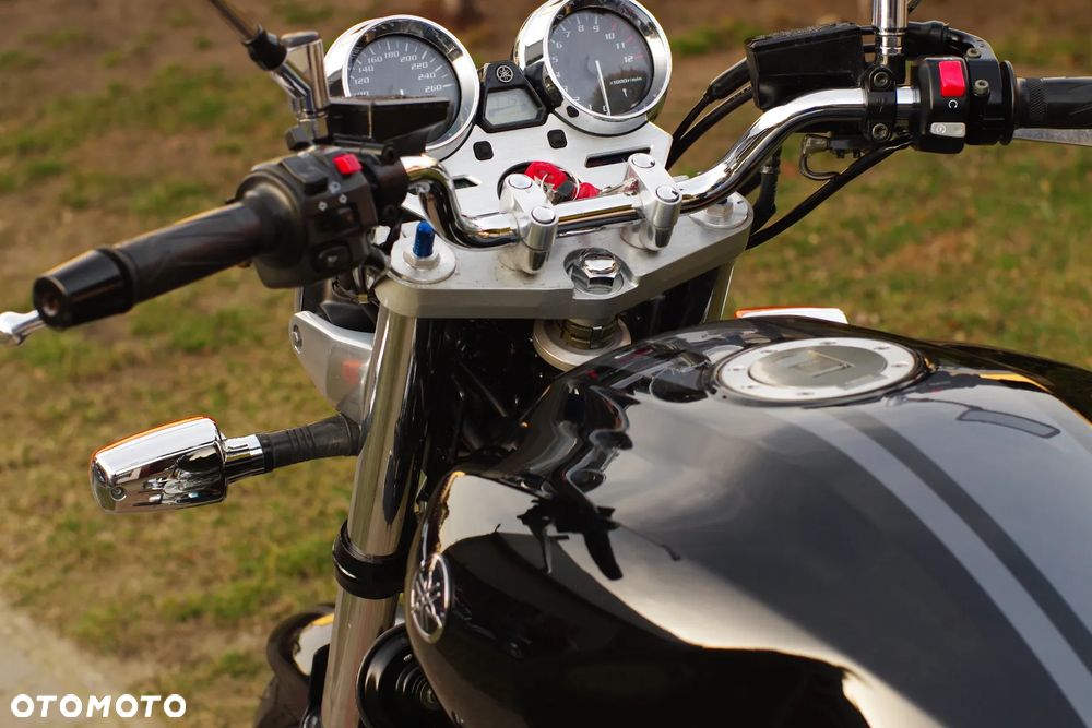 Yamaha XJR - 31