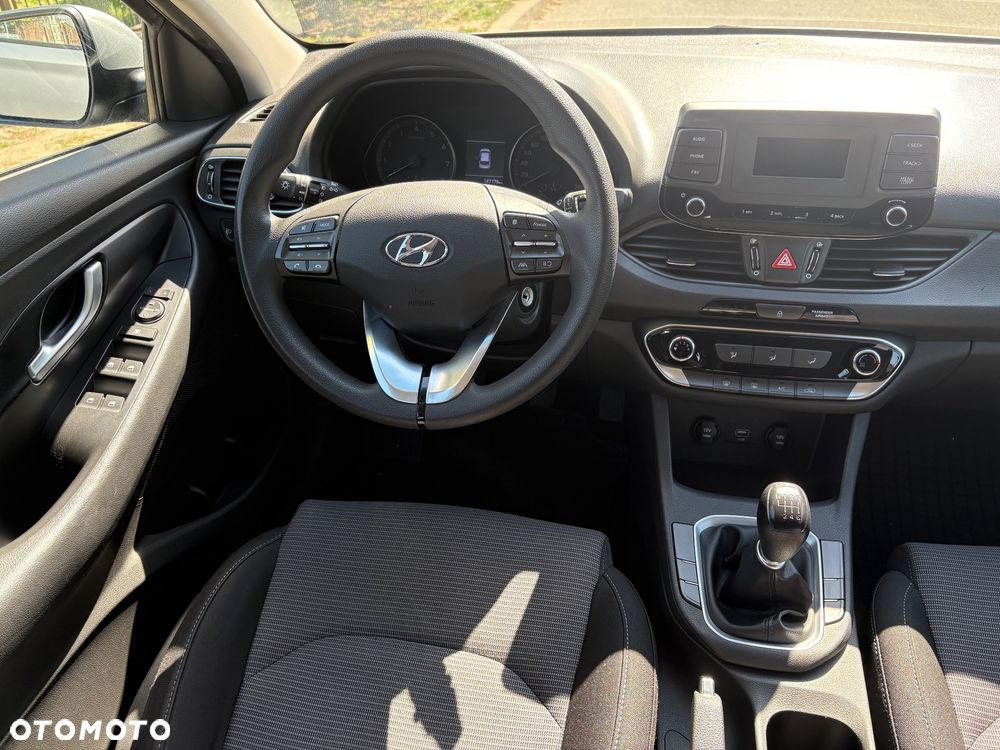 Hyundai i30 1.5 DPI Classic + - 12