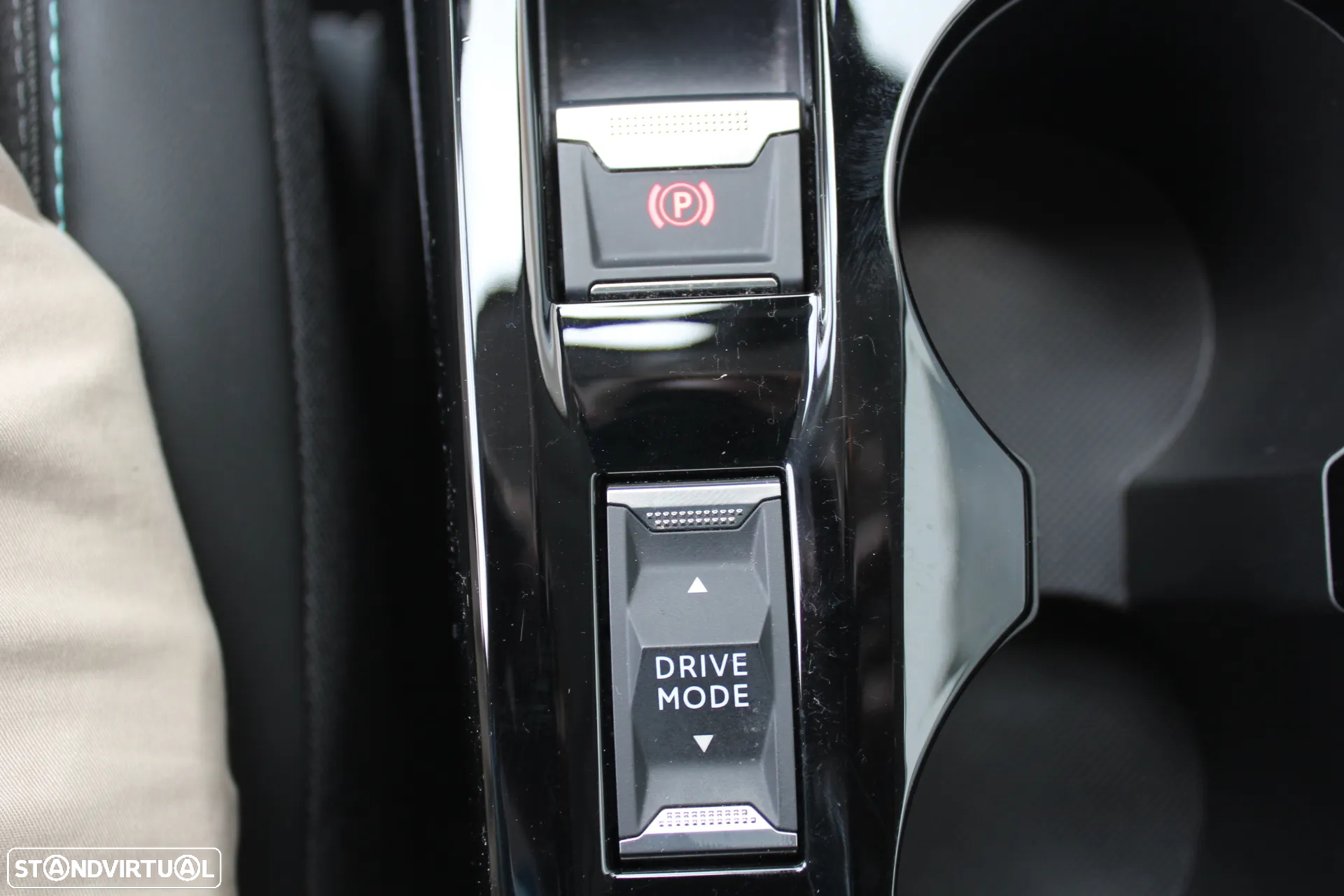 Peugeot e-208 50 kWh Allure - 34