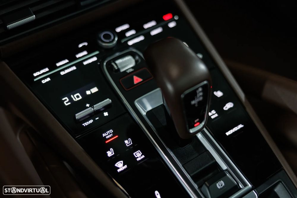 Porsche Cayenne Coupé E-Hybrid - 9