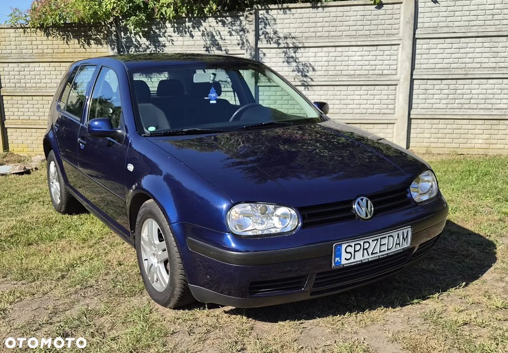 Volkswagen Golf - 2