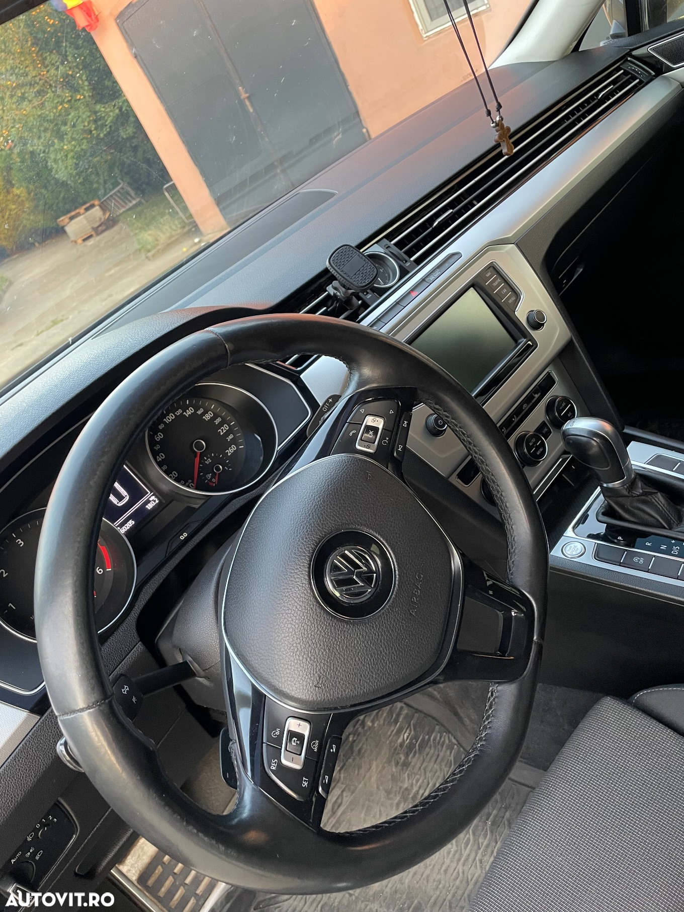 Volkswagen Passat 2.0 TDI DSG Comfortline - 10