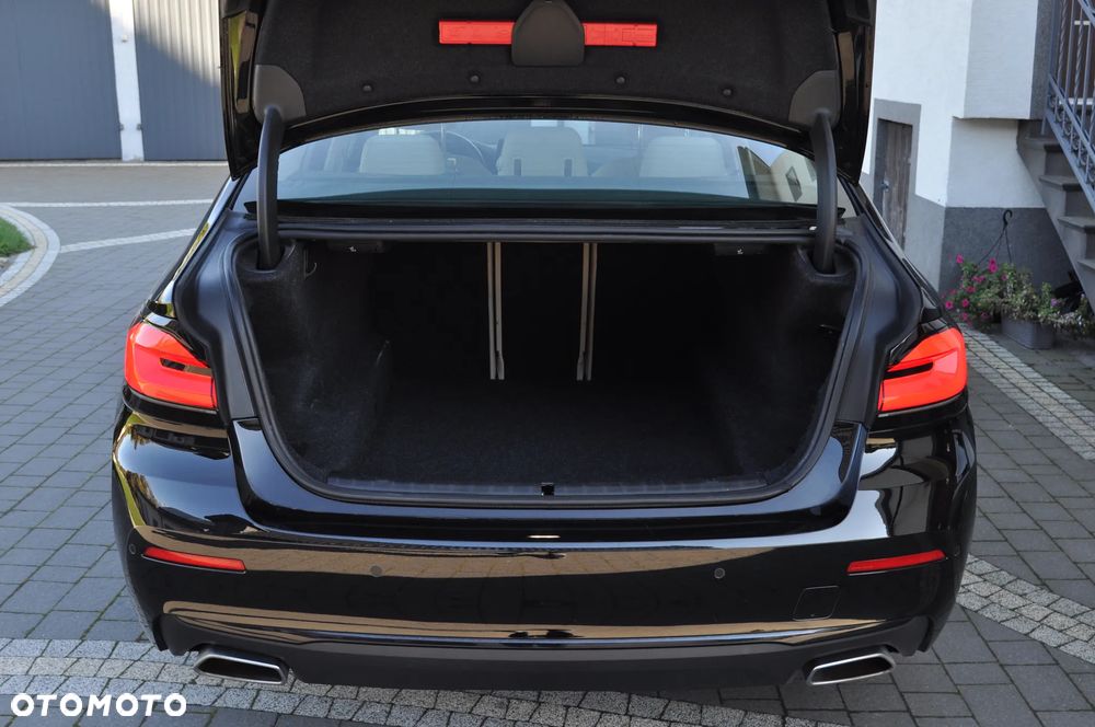 BMW Seria 5 520d xDrive - 9