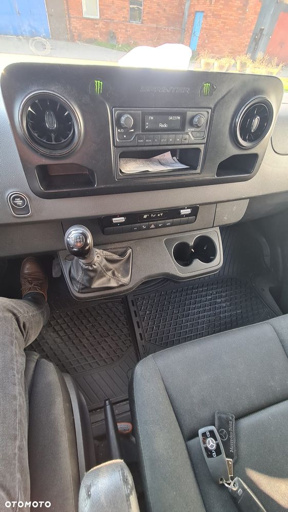 Mercedes-Benz SPRINTER 910 - 7
