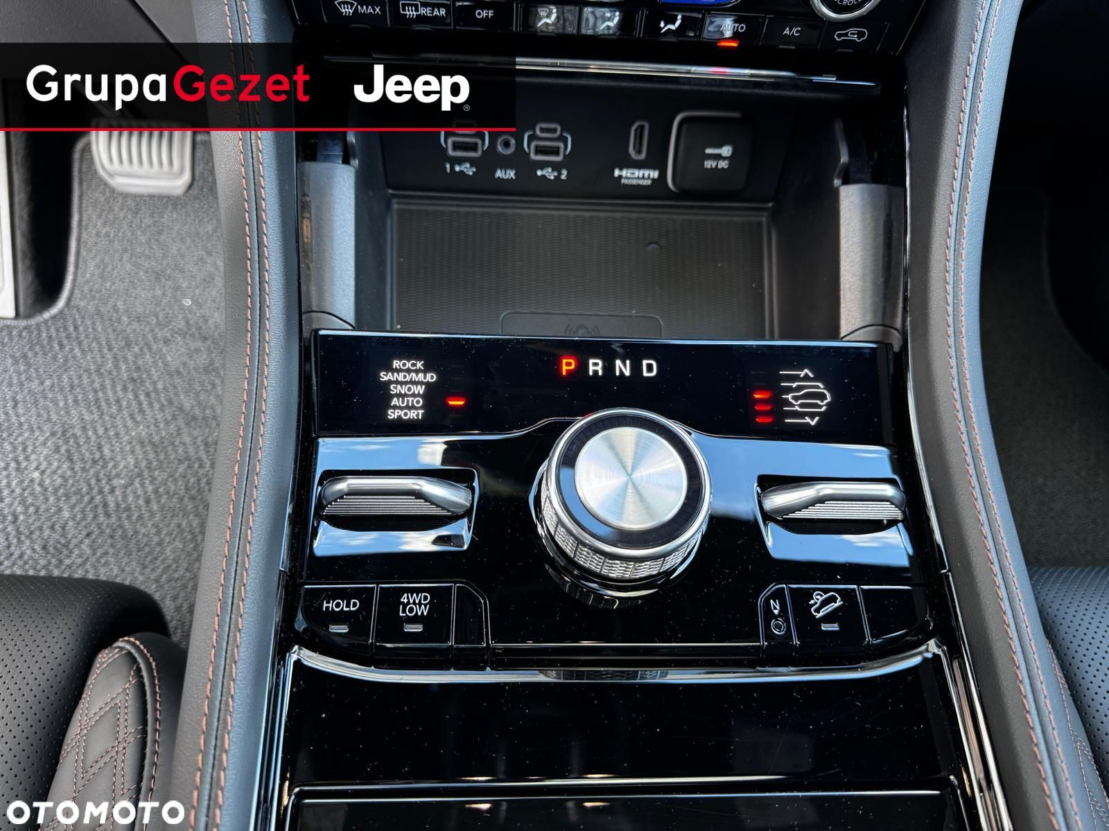 Jeep Grand Cherokee - 23