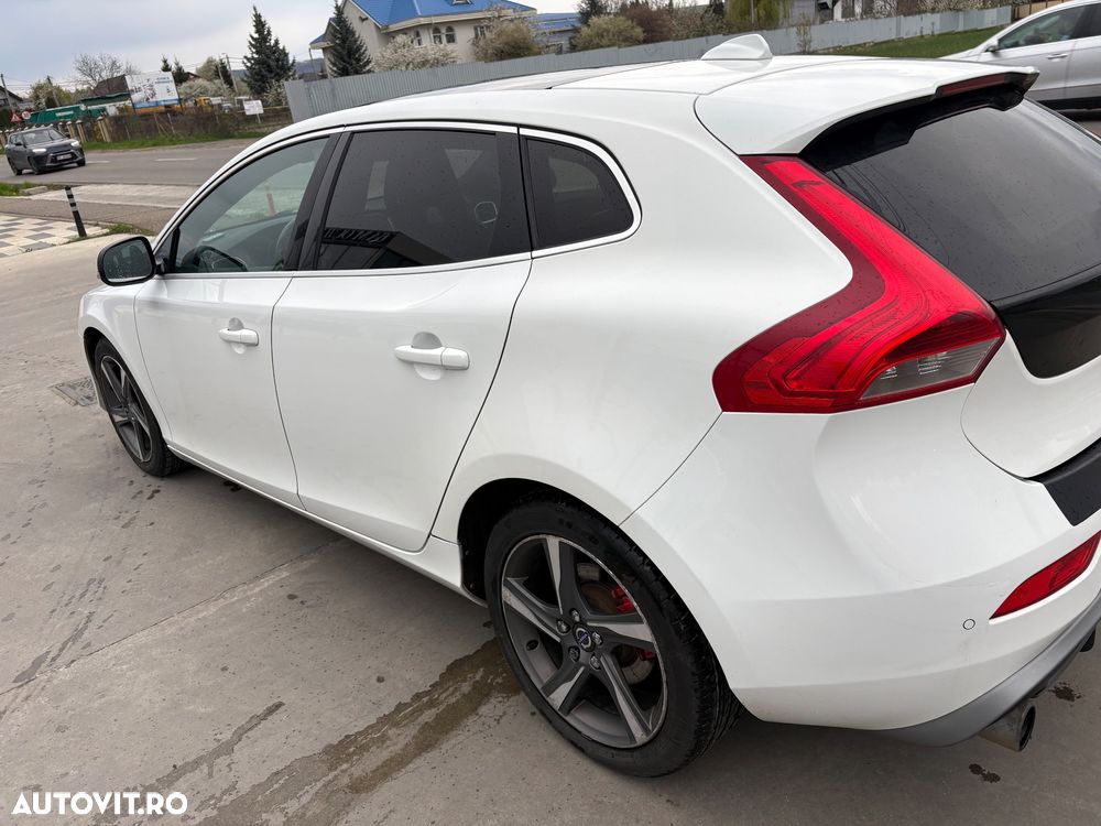 Volvo V40 D2 R Design - 5
