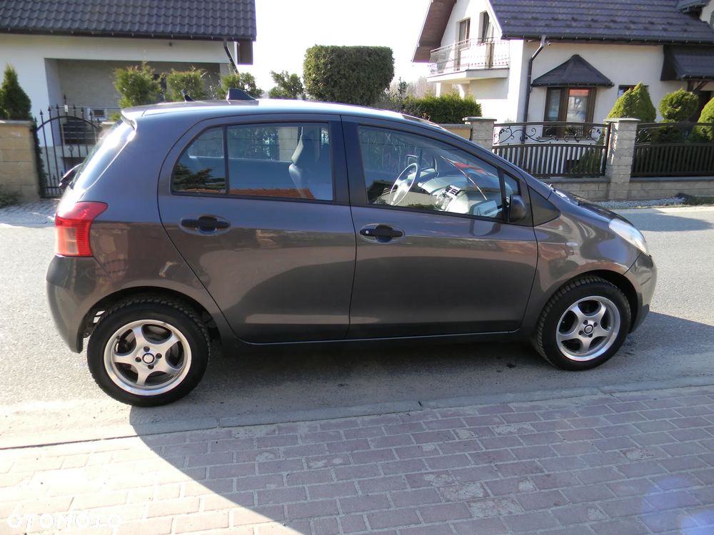 Toyota Yaris 1.3 Luna A/C - 13