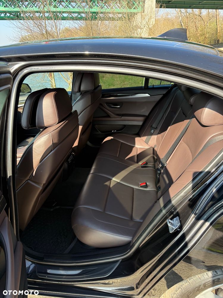 BMW Seria 5 530d xDrive - 13