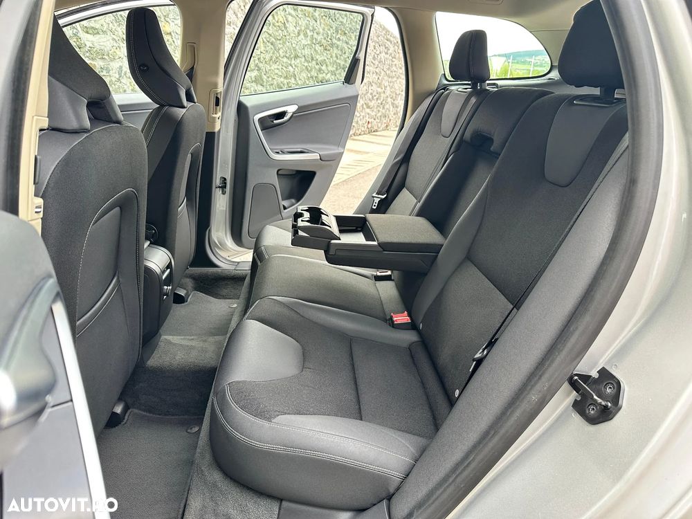 Volvo XC 60 D3 Aut. Momentum - 26