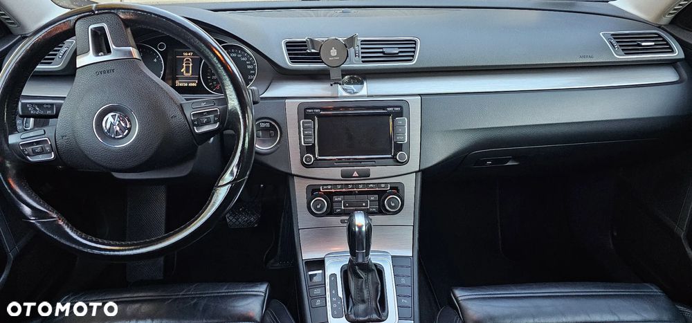 Volkswagen Passat - 2