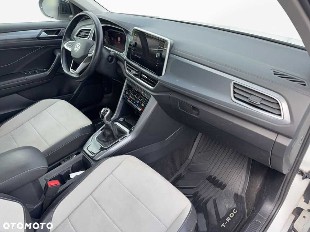 Volkswagen T-Roc - 18