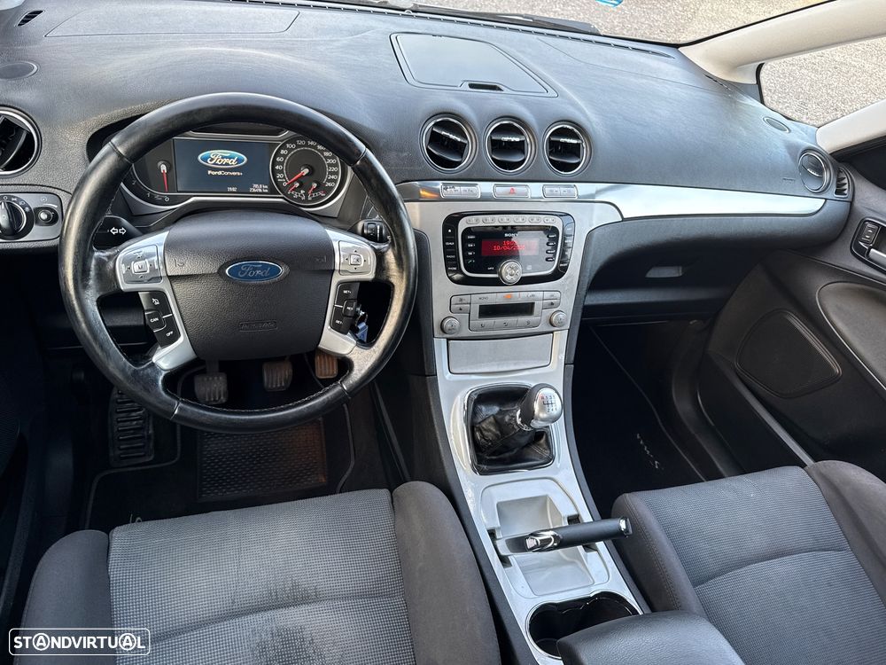 Ford S-Max 1.8 TDCi Titanium 7L - 31