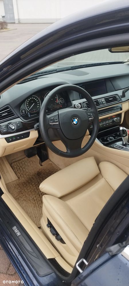 BMW Seria 5 525d - 9