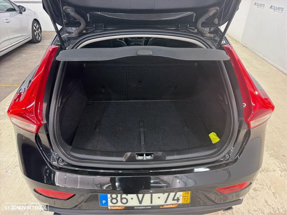 Volvo V40 2.0 D3 Momentum - 9
