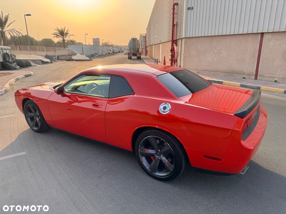 Dodge Challenger 6.1 SRT8 - 7