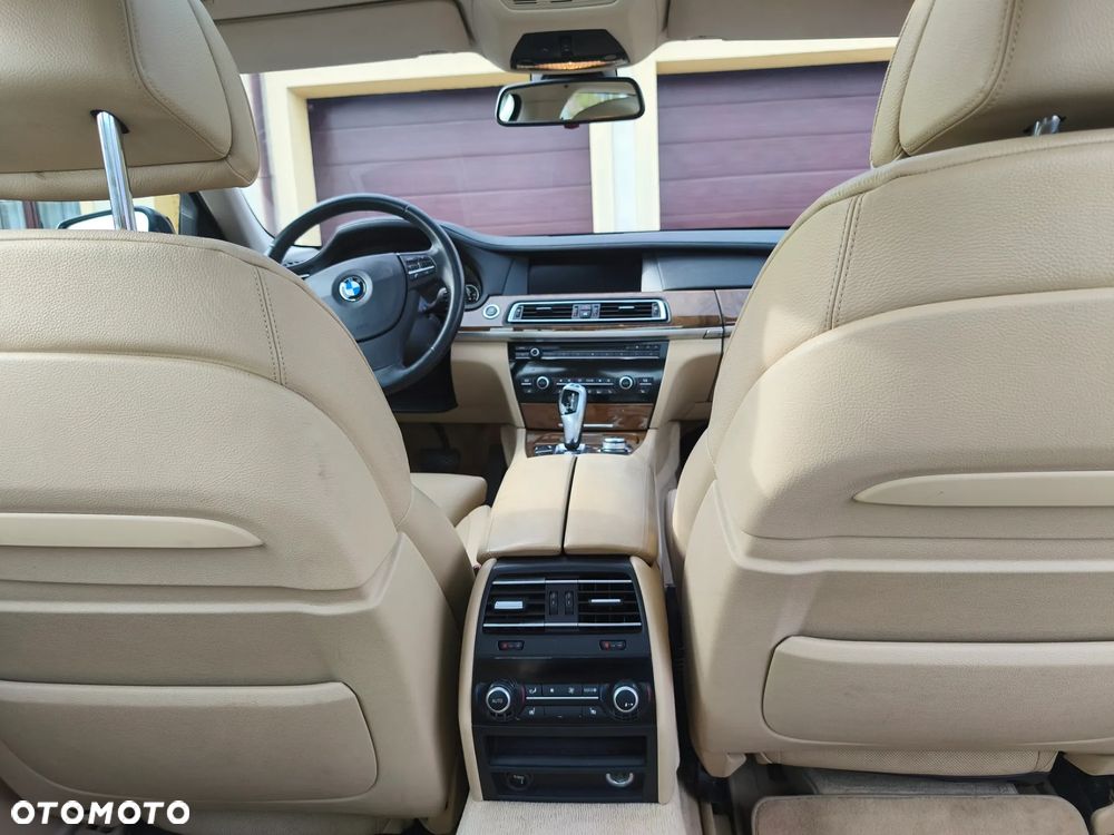 BMW Seria 7 730d L - 8