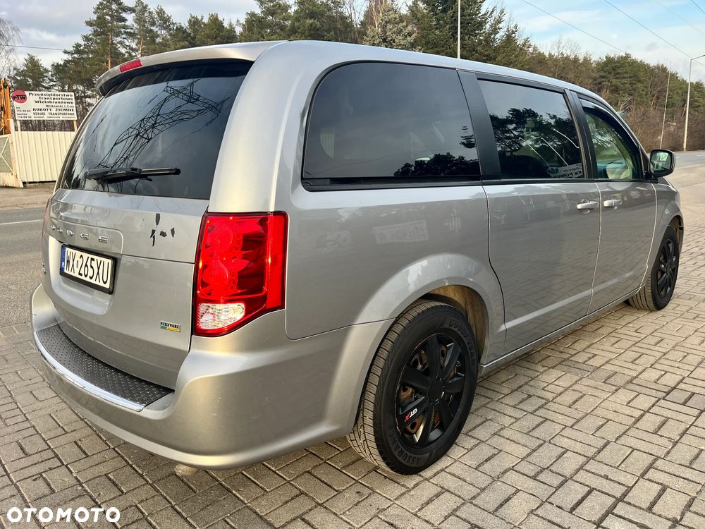 Dodge Grand Caravan - 13