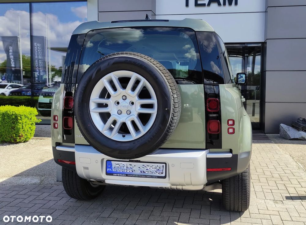 Land Rover Defender - 14