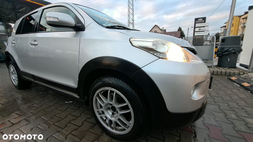 Toyota Urban Cruiser 1.4 D-4D Sol 4x4 - 1