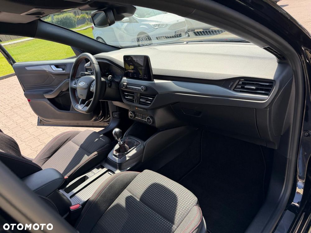 Ford Focus 1.0 EcoBoost mHEV ST-Line - 16