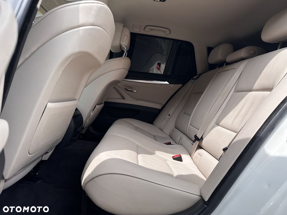 BMW Seria 5 520d Luxury Line - 16
