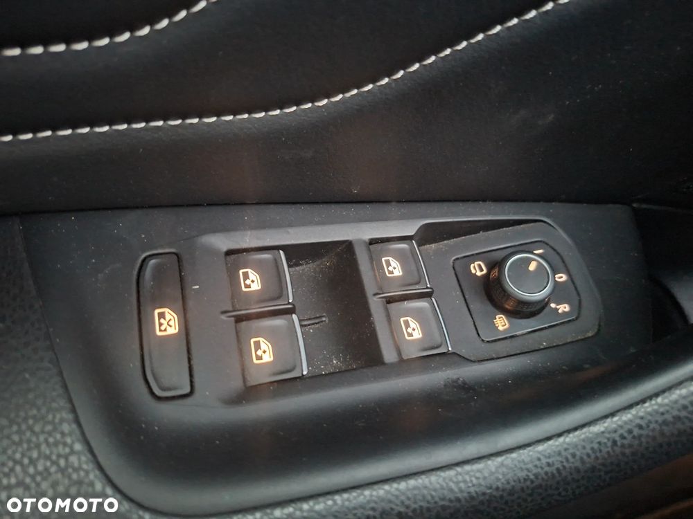 Volkswagen Passat 2.0 TDI EVO Elegance DSG - 11