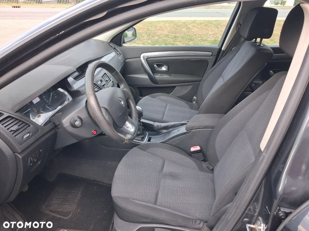 Renault Megane 1.5 dCi Dynamique - 8