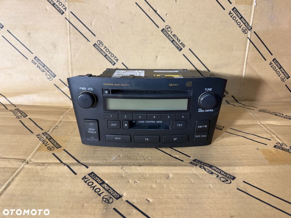 Radio Toyota Avensis T25 03-09r. Nr. 86120-05071. Kolor czarny. - 1